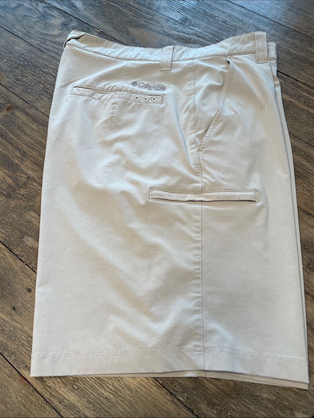 Columbia PFG Perfomance Men's Light Tan Performance Flat-Front Shorts